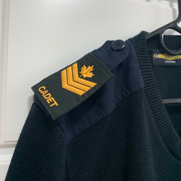 Uniform-style hoodie - Picture 2 of 4